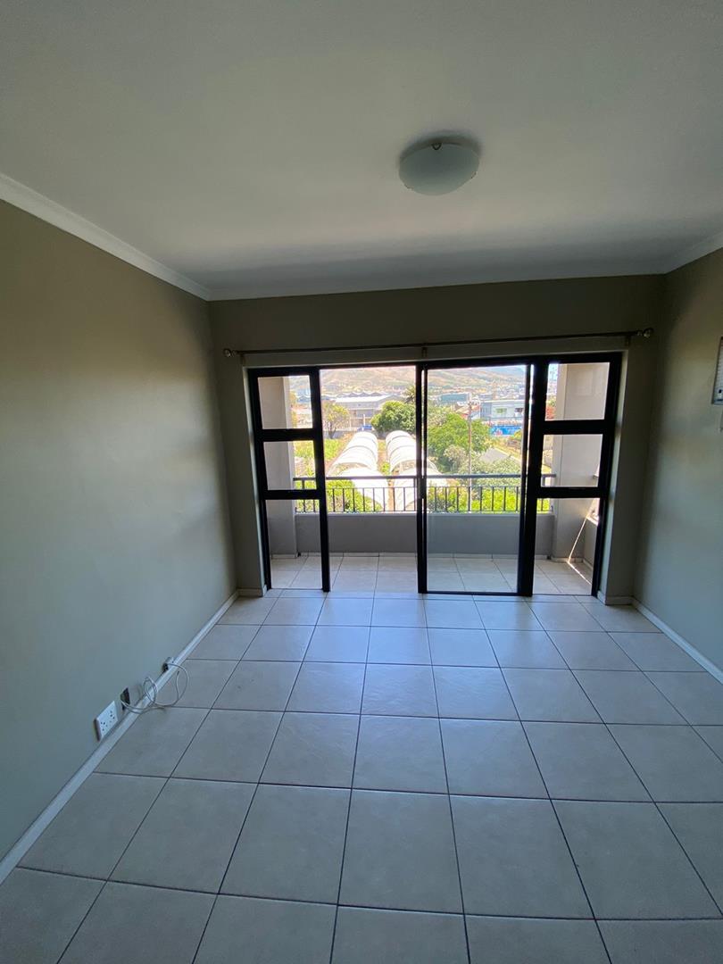 To Let 2 Bedroom Property for Rent in Maitland Western Cape